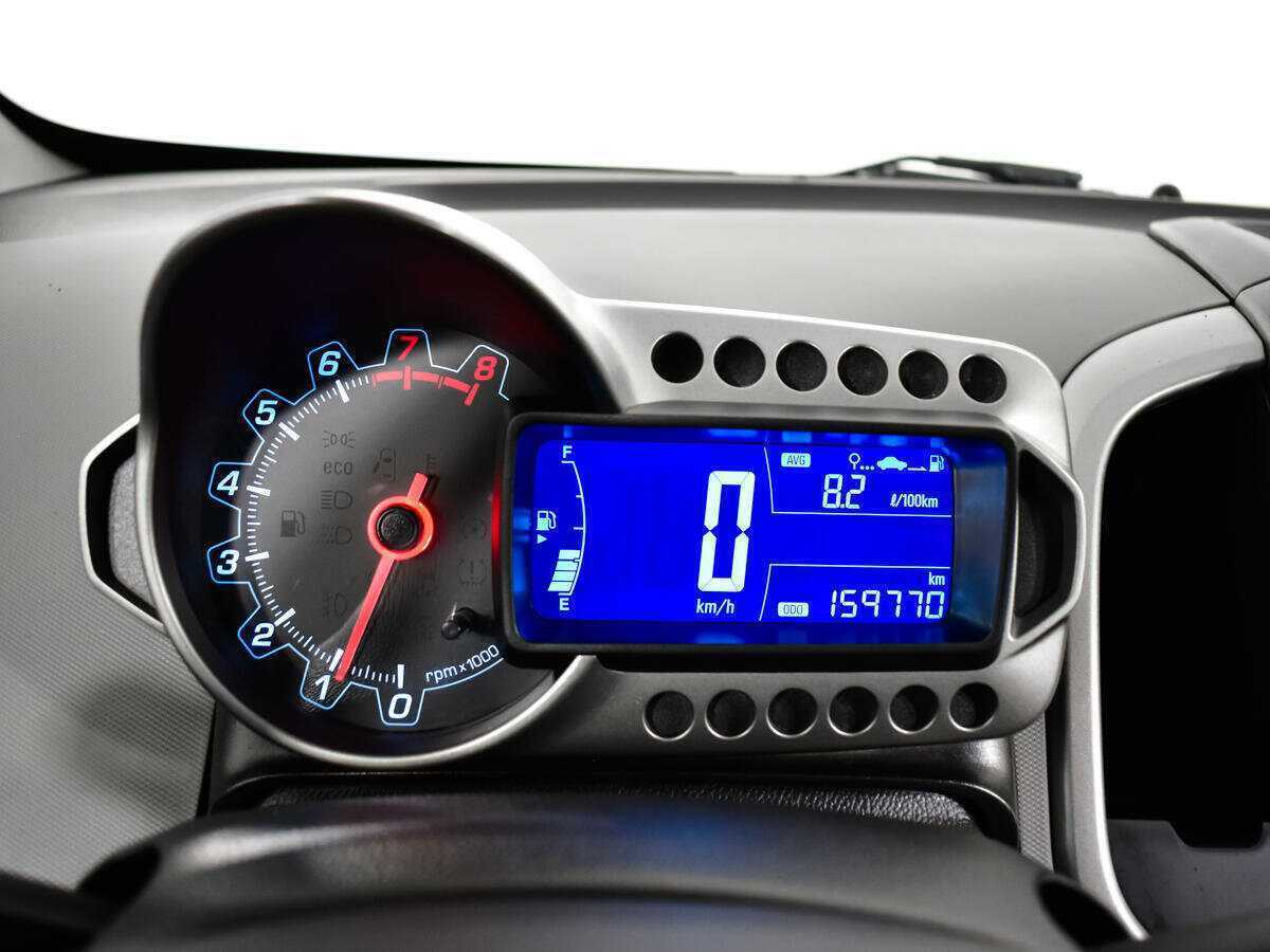 Купить Chevrolet Aveo с пробегом. Фото: #8