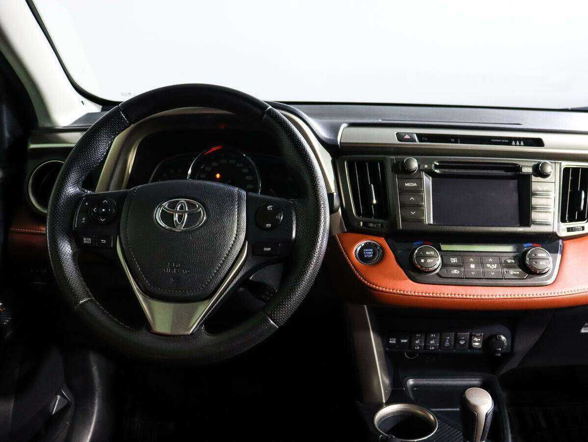 Купить Toyota RAV4 с пробегом. Фото: #9