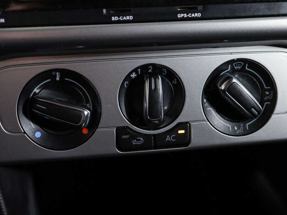 Купить Volkswagen Polo с пробегом. Фото: #16