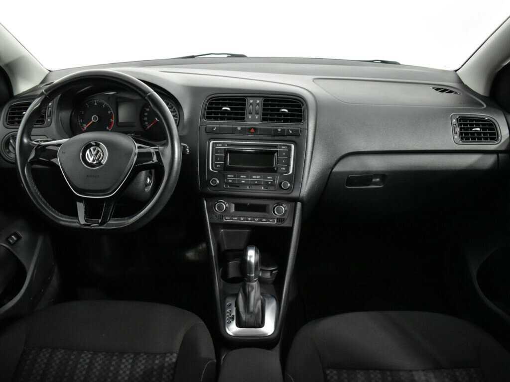 Купить Volkswagen Polo с пробегом. Фото: #11