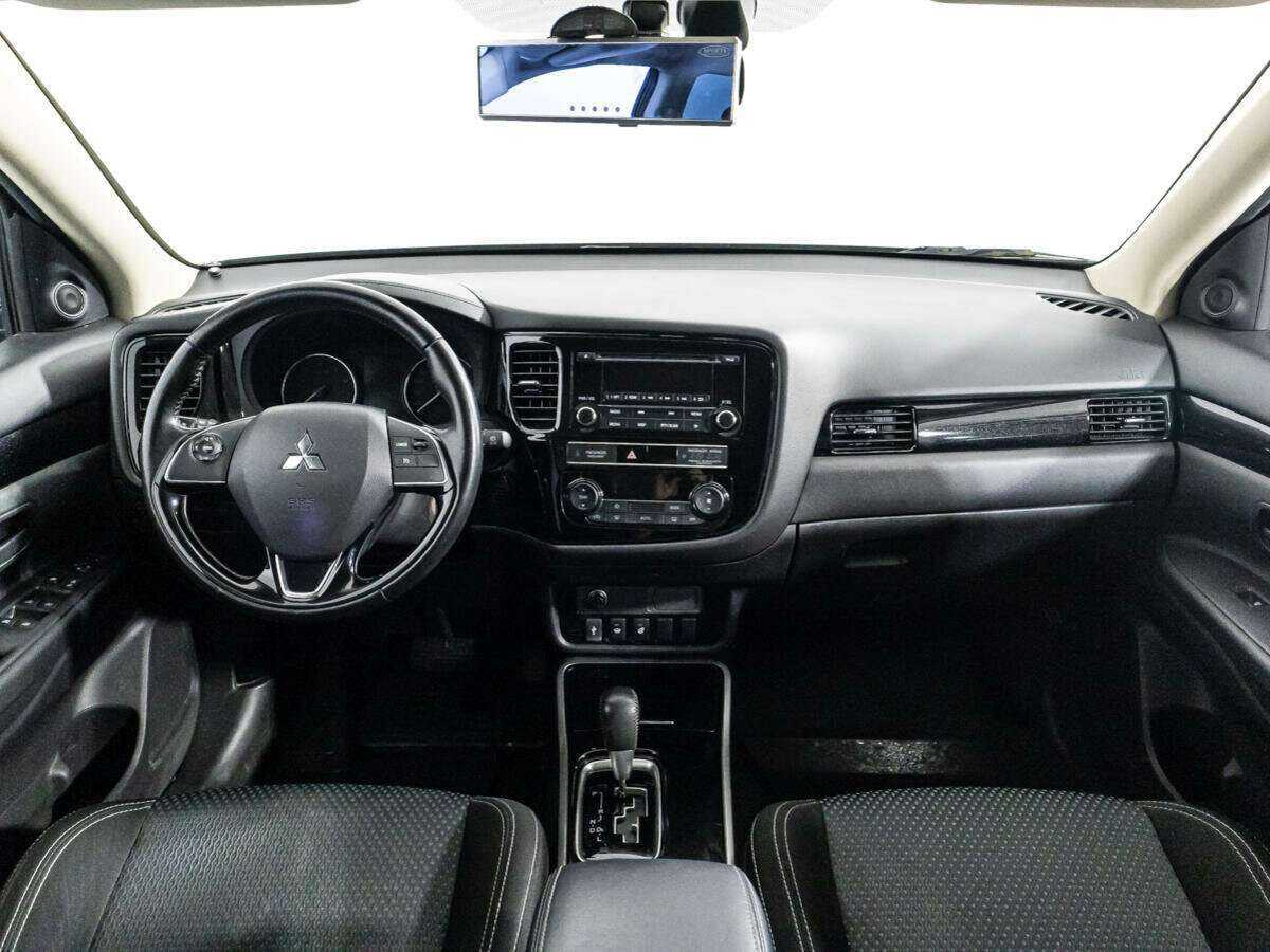 Купить Mitsubishi Outlander с пробегом. Фото: #12