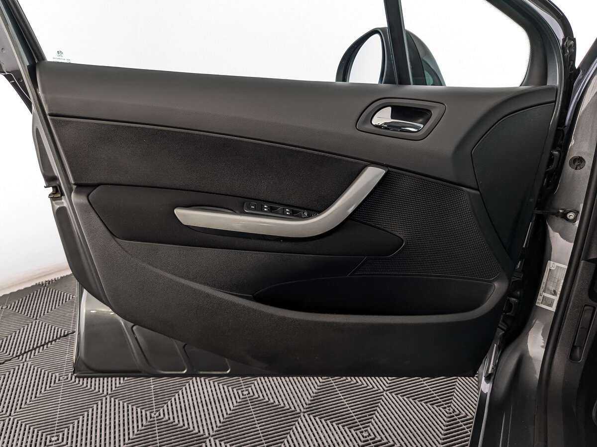 Купить Peugeot 408 с пробегом. Фото: #18