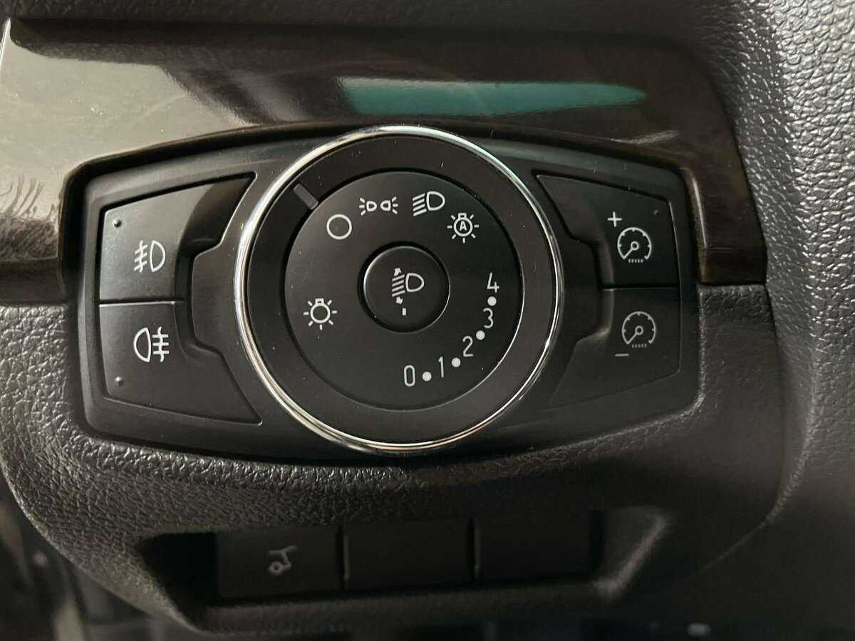 Купить Ford Explorer с пробегом. Фото: #8
