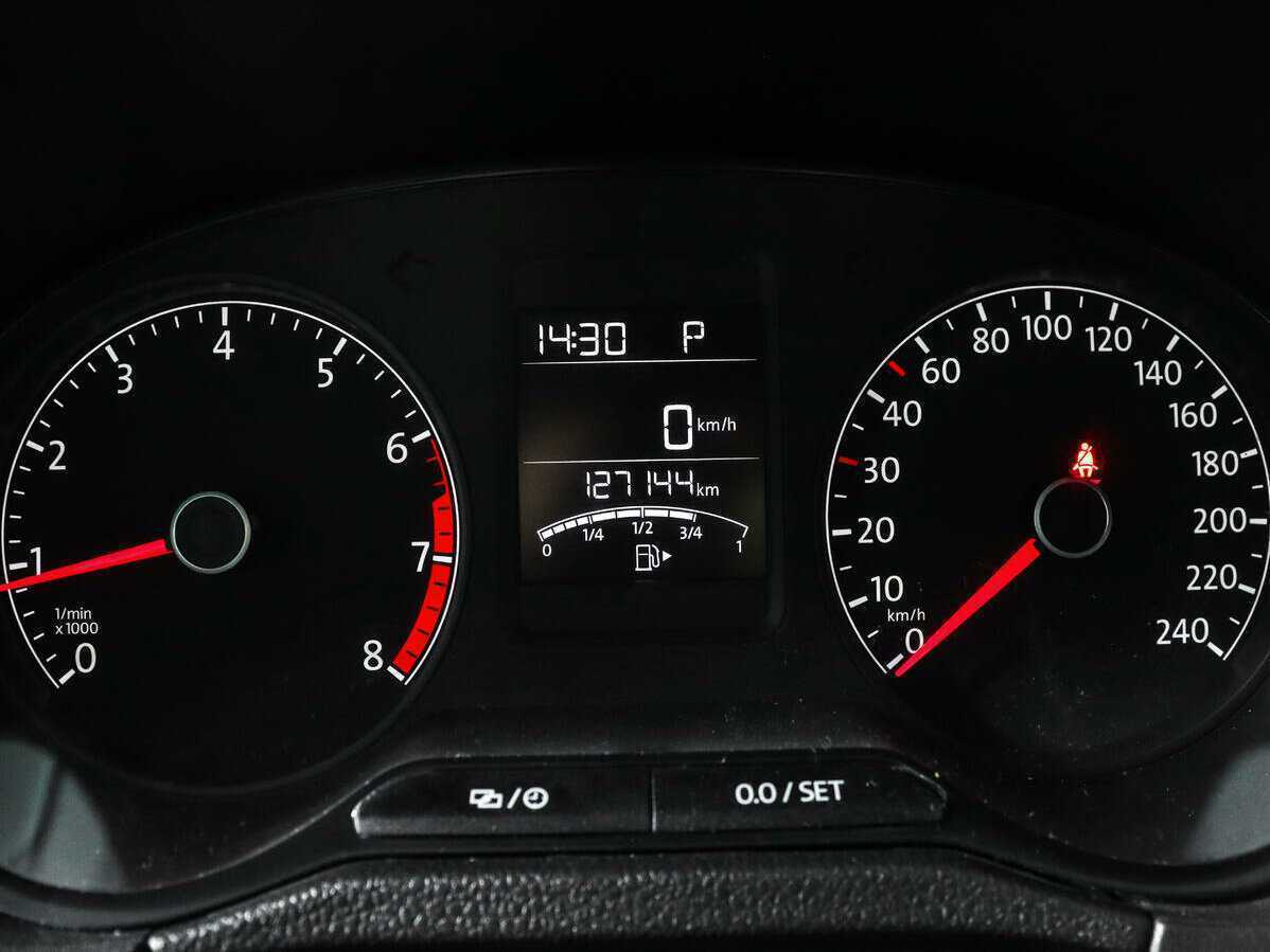 Купить Volkswagen Polo с пробегом. Фото: #9