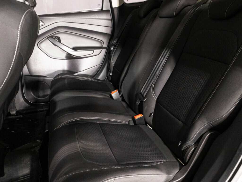 Купить Ford Kuga с пробегом. Фото: #9