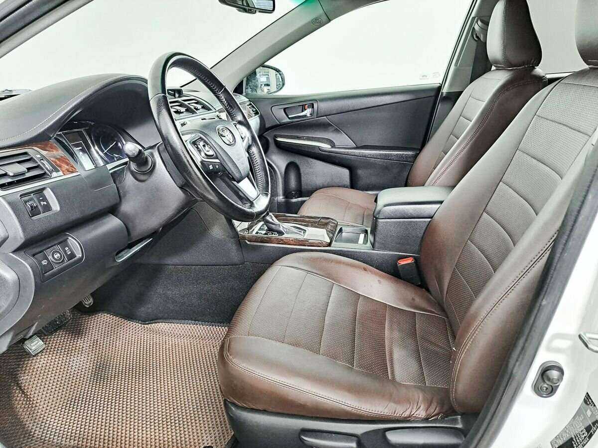 Купить Toyota Camry с пробегом. Фото: #11