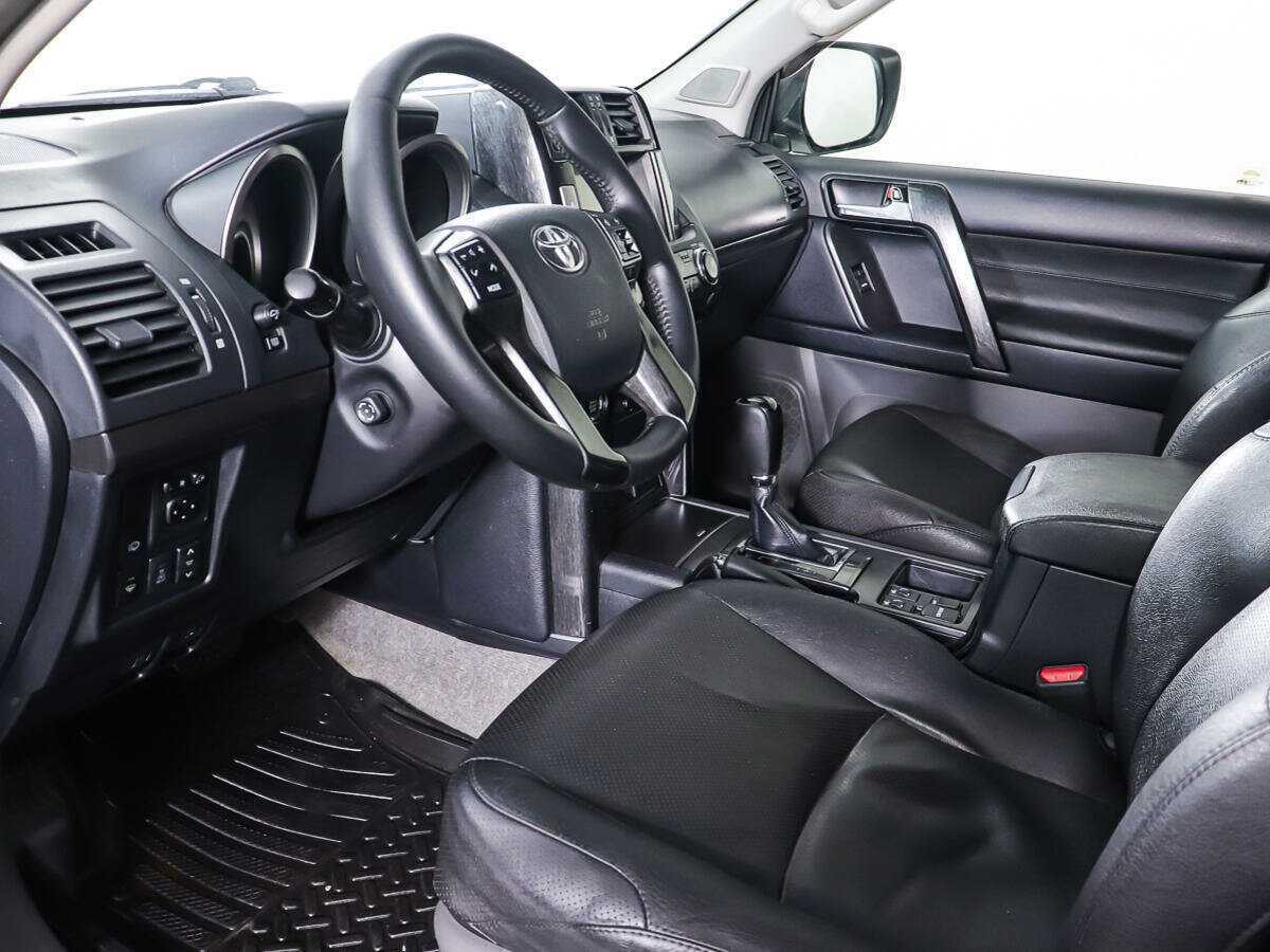 Купить Toyota Land Cruiser Prado с пробегом. Фото: #12