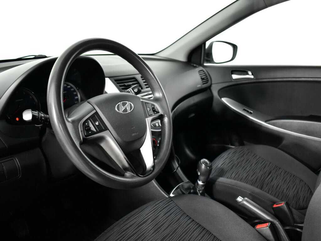 Купить Hyundai Solaris с пробегом. Фото: #12