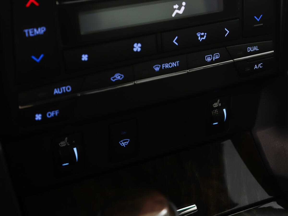 Купить Toyota Camry с пробегом. Фото: #18