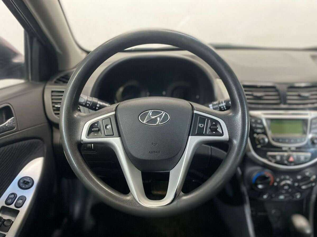 Купить Hyundai Solaris с пробегом. Фото: #11