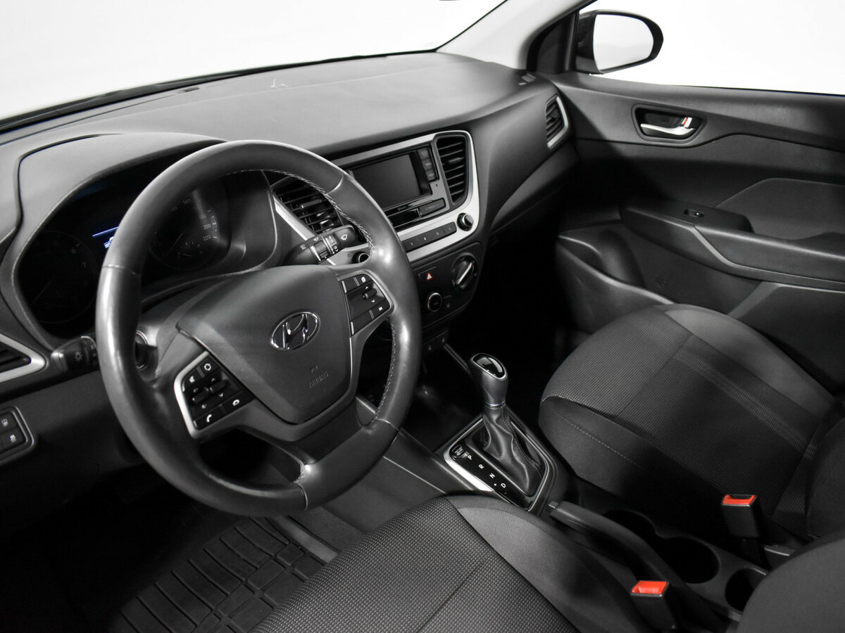 Купить Hyundai Solaris с пробегом. Фото: #8