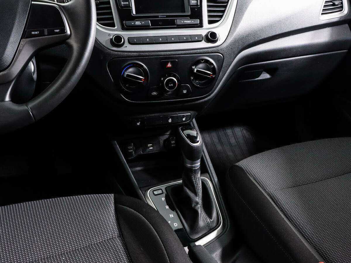 Купить Hyundai Solaris с пробегом. Фото: #10