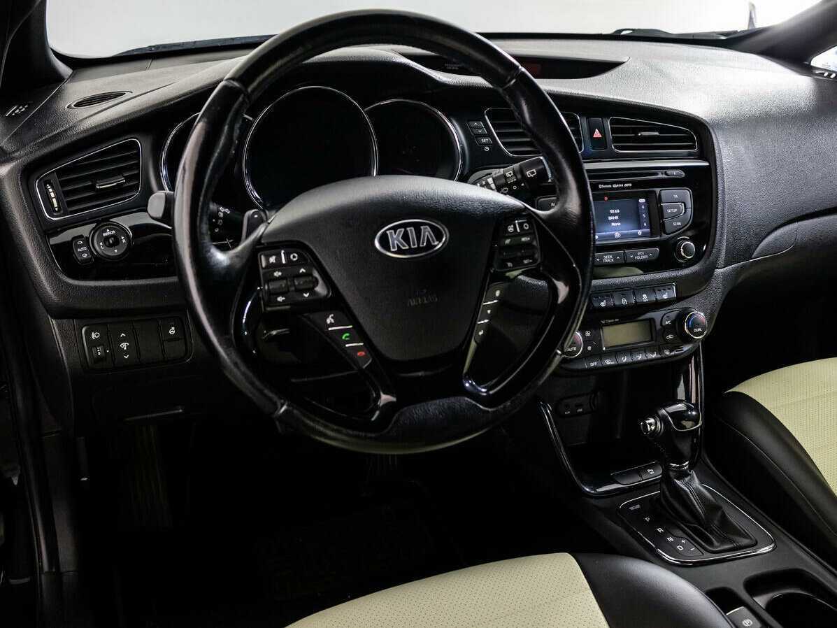 Купить Kia Ceed с пробегом. Фото: #9