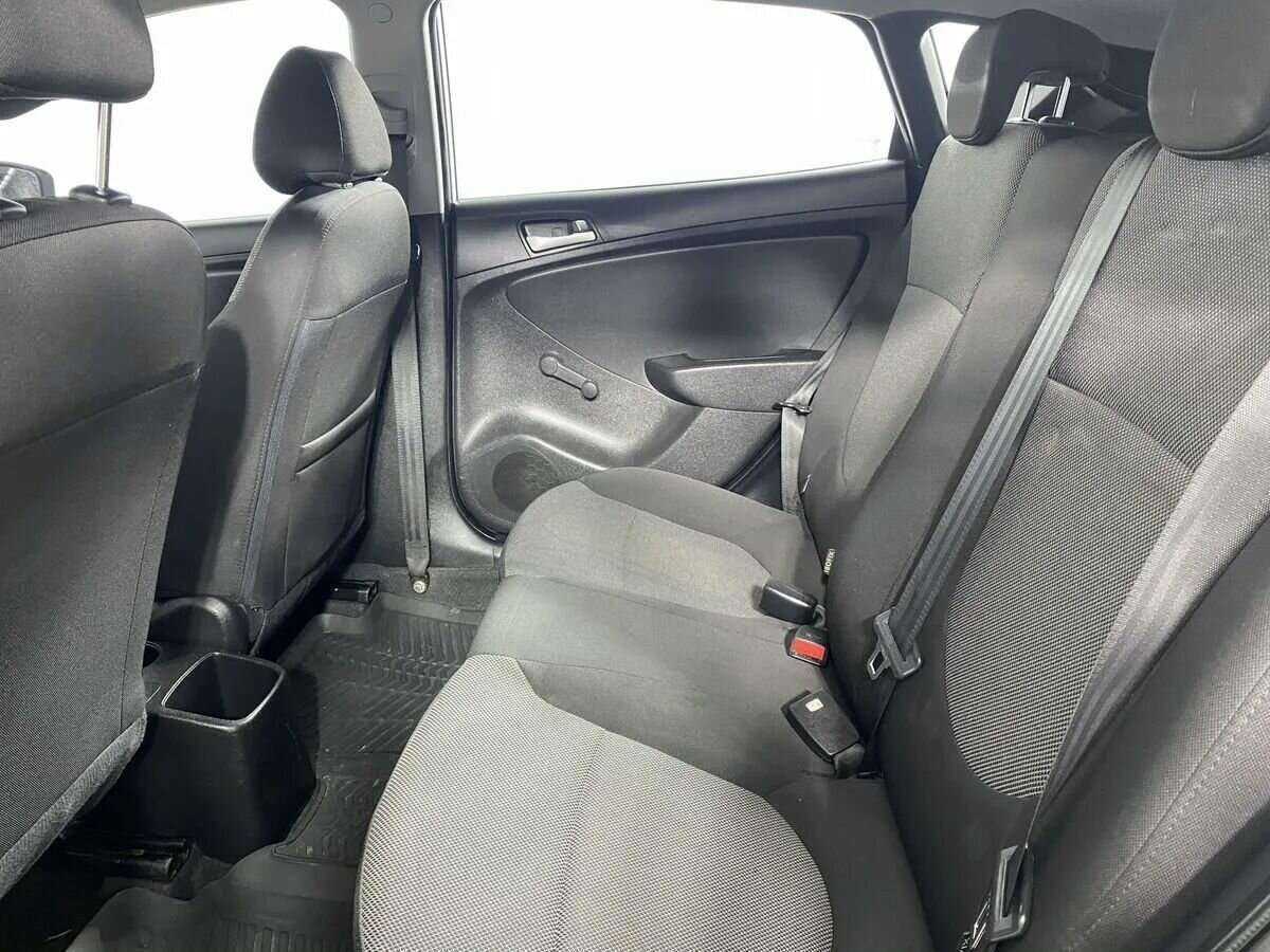 Купить Hyundai Solaris с пробегом. Фото: #8