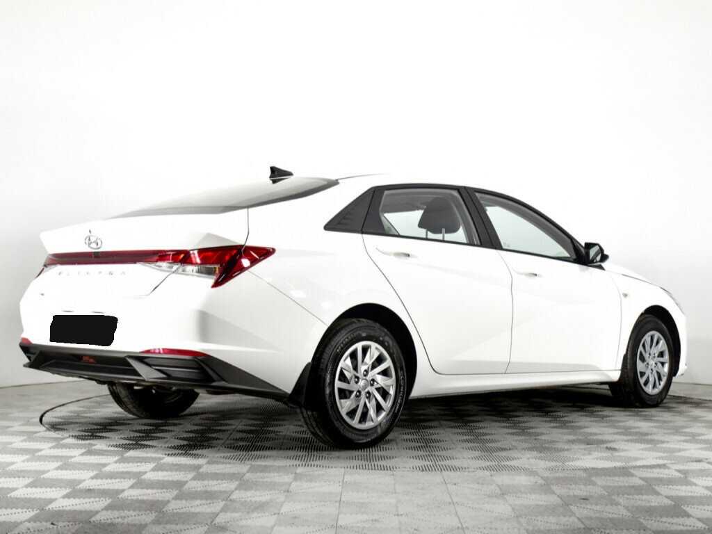 Купить Hyundai Elantra с пробегом. Фото: #3