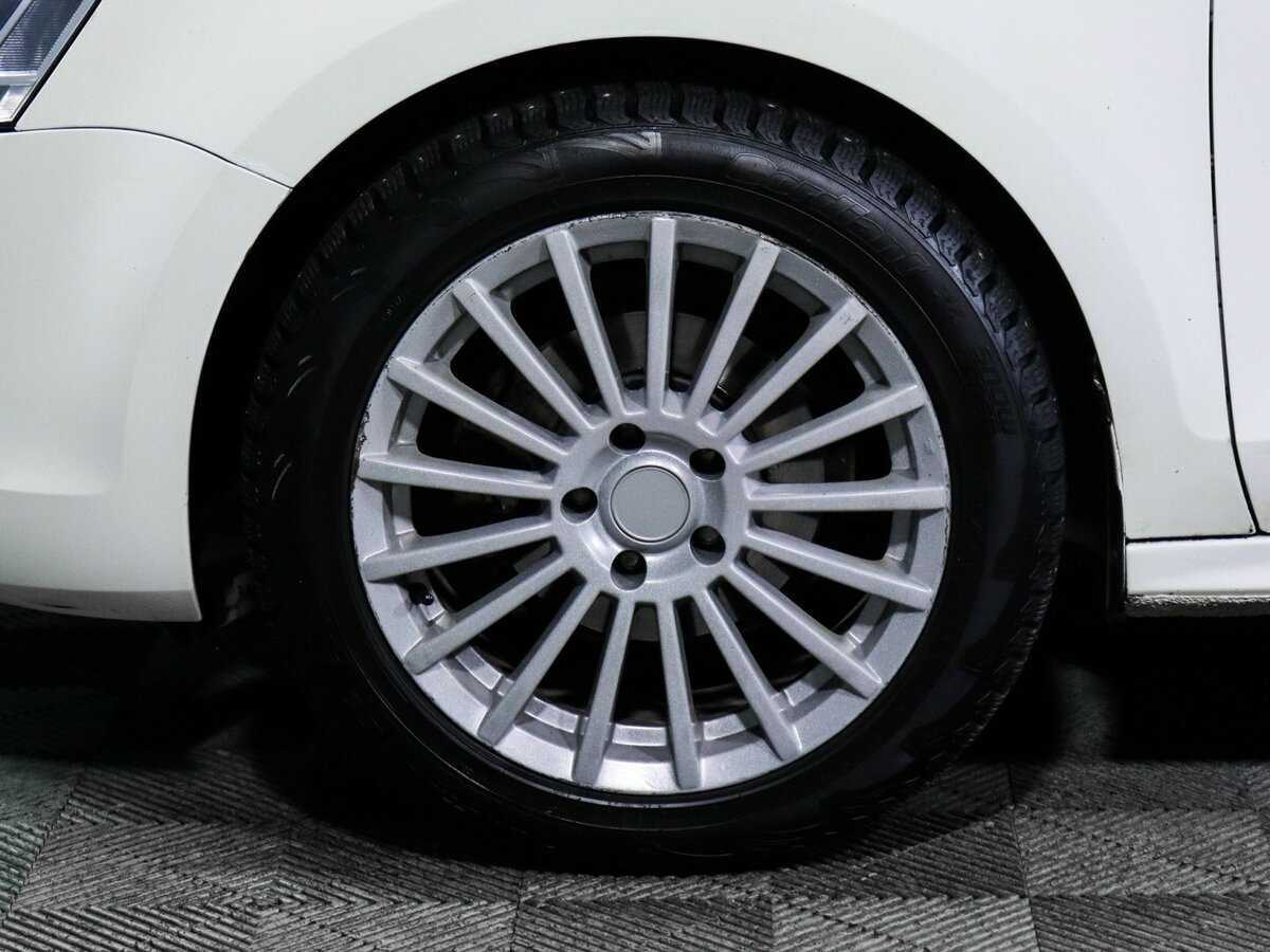 Купить Volkswagen Jetta с пробегом. Фото: #11