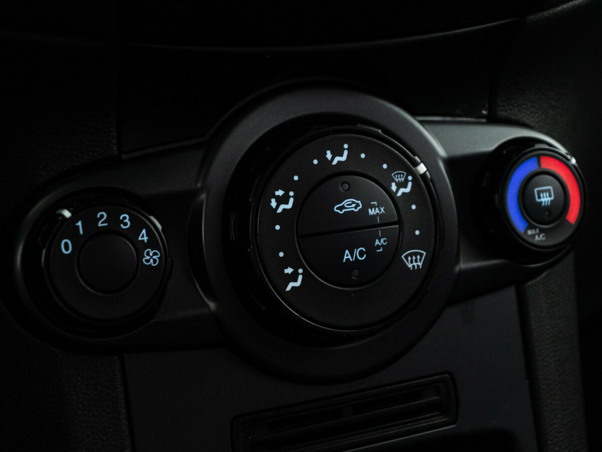 Купить Ford Fiesta с пробегом. Фото: #14