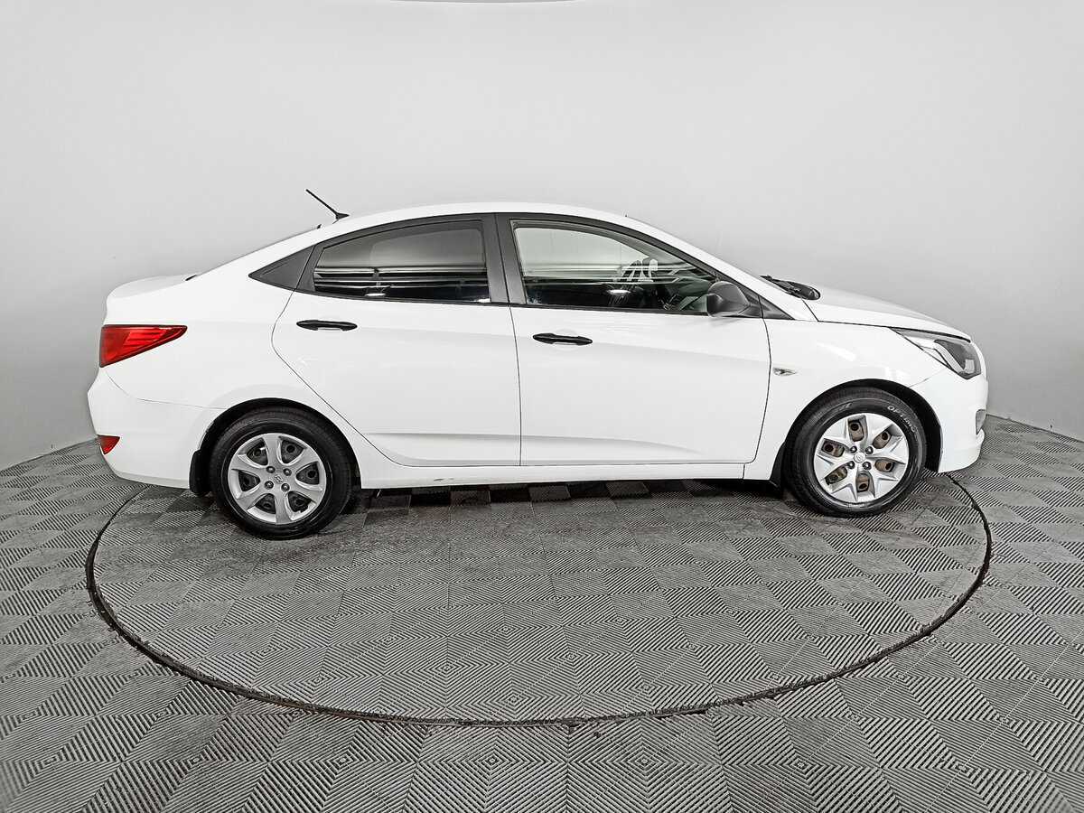 Купить Hyundai Solaris с пробегом. Фото: #3