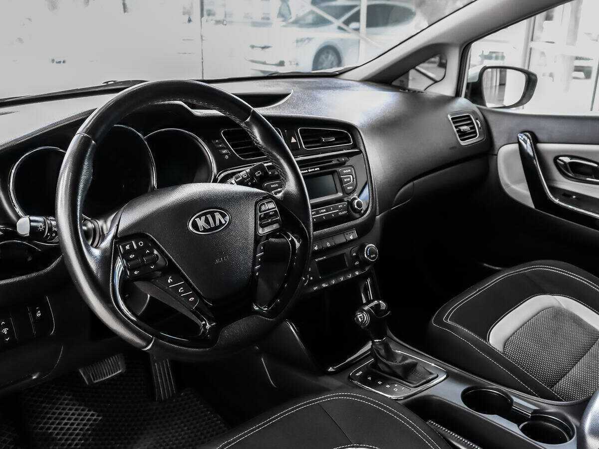 Купить Kia Ceed с пробегом. Фото: #8