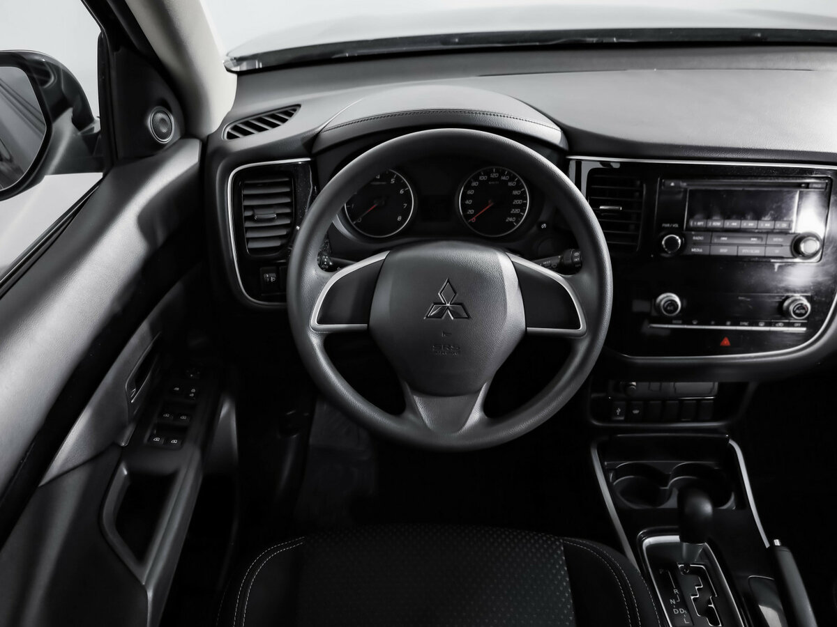 Купить Mitsubishi Outlander с пробегом. Фото: #9