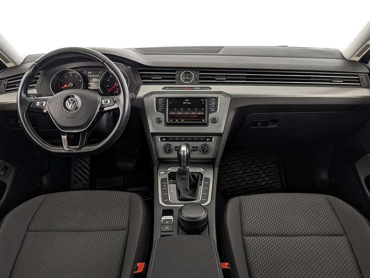 Купить Volkswagen Passat с пробегом. Фото: #8