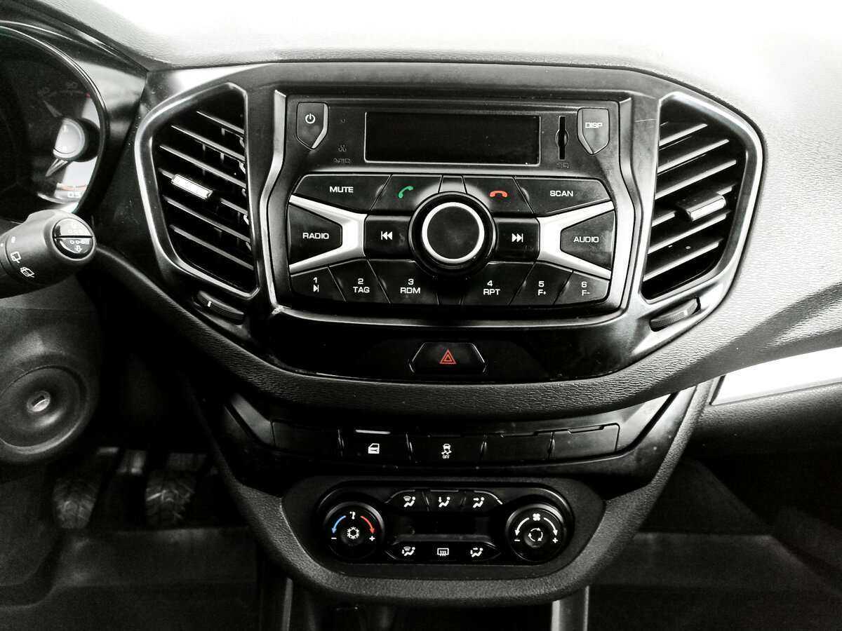 Купить Lada (ВАЗ) Vesta с пробегом. Фото: #12