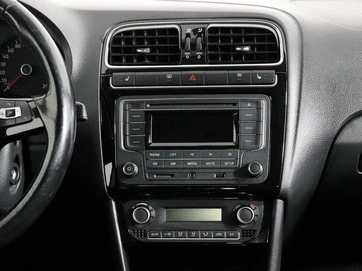 Купить Volkswagen Polo с пробегом. Фото: #11