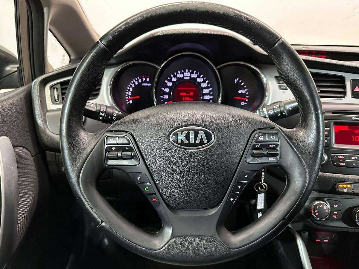 Купить Kia Ceed с пробегом. Фото: #10