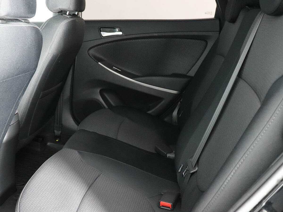 Купить Hyundai Solaris с пробегом. Фото: #10