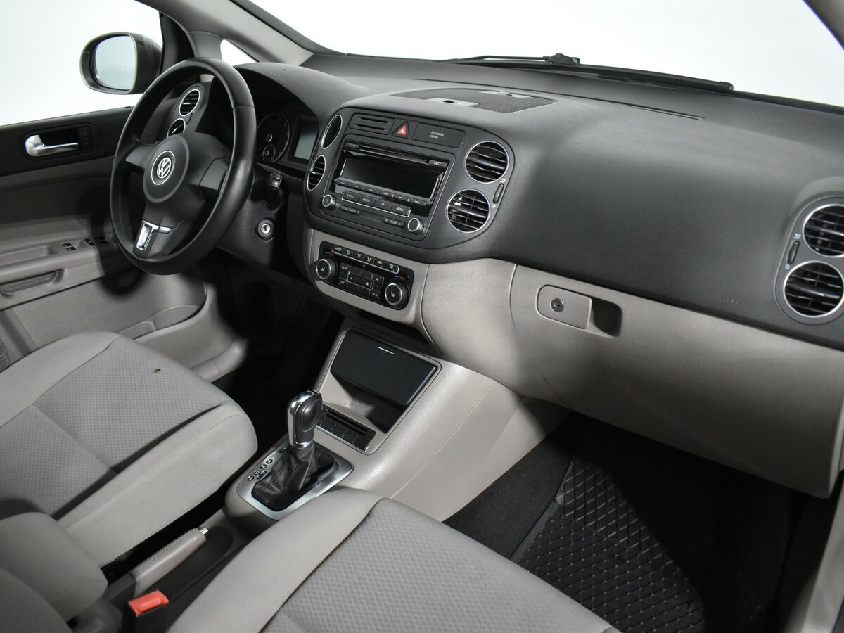 Купить Volkswagen Golf Plus с пробегом. Фото: #13