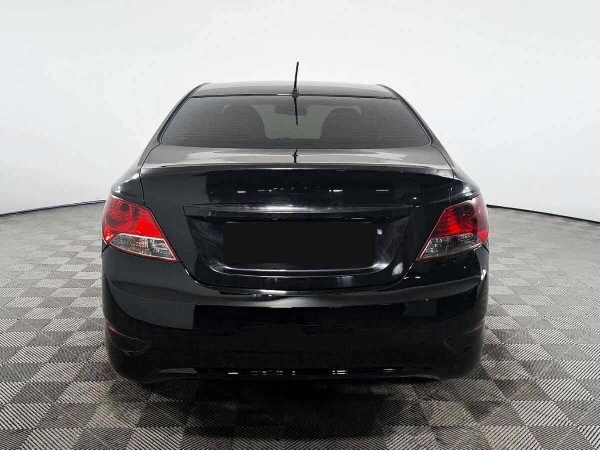 Купить Hyundai Solaris с пробегом. Фото: #4