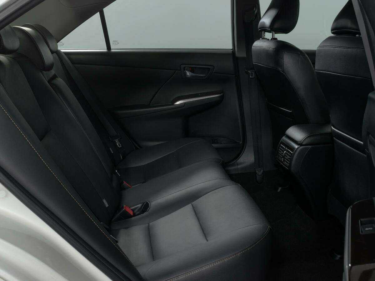 Купить Toyota Camry с пробегом. Фото: #11