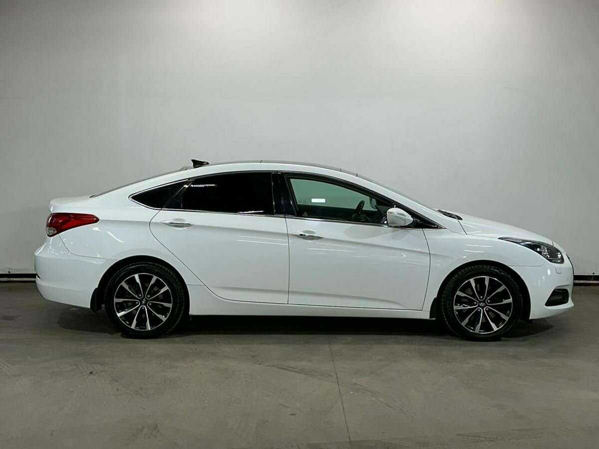 Купить Hyundai i40 с пробегом. Фото: #3