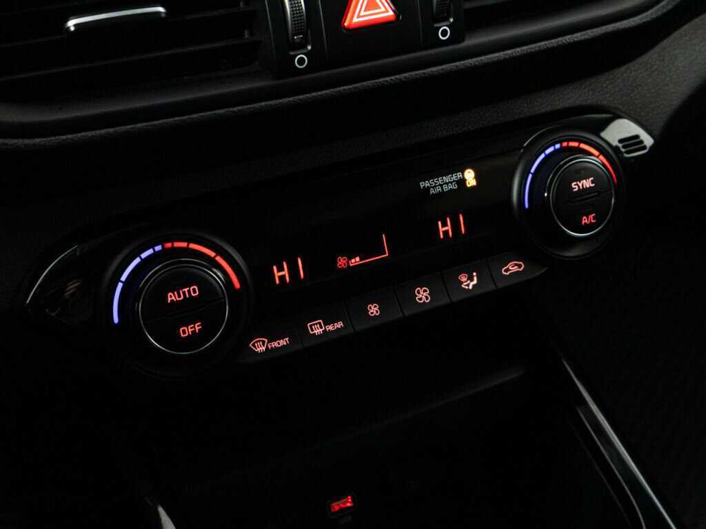 Купить Kia Cerato с пробегом. Фото: #18