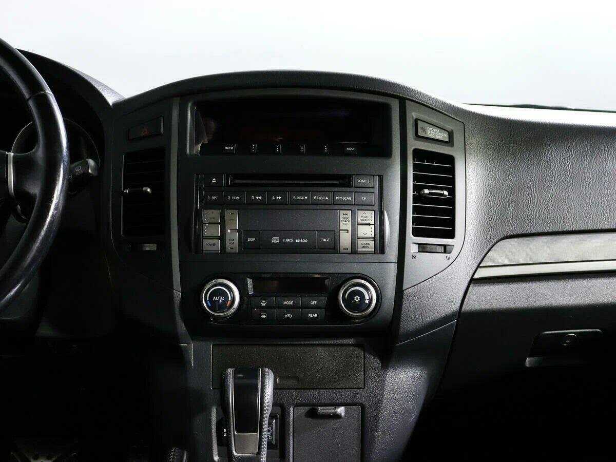 Купить Mitsubishi Pajero с пробегом. Фото: #9