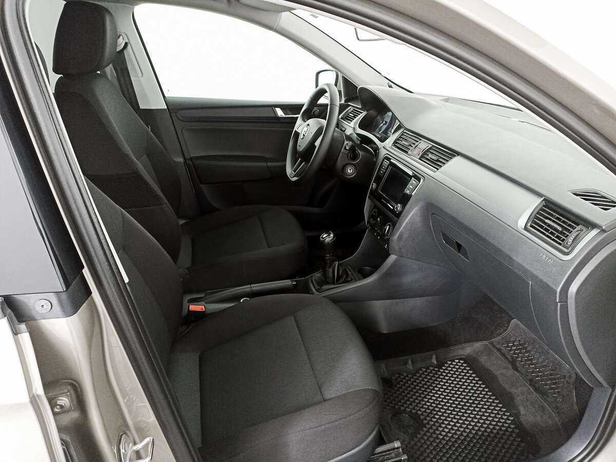 Купить Skoda Rapid с пробегом. Фото: #8