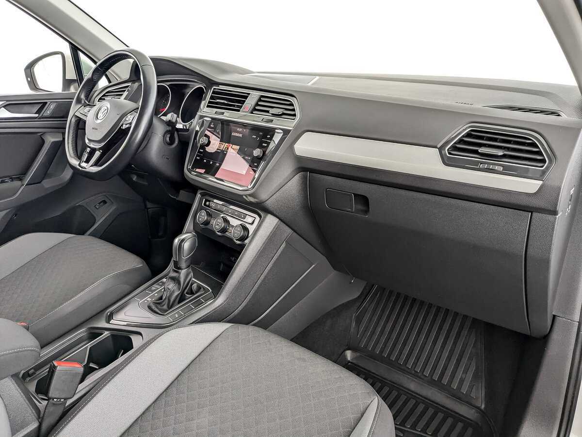 Купить Volkswagen Tiguan с пробегом. Фото: #10