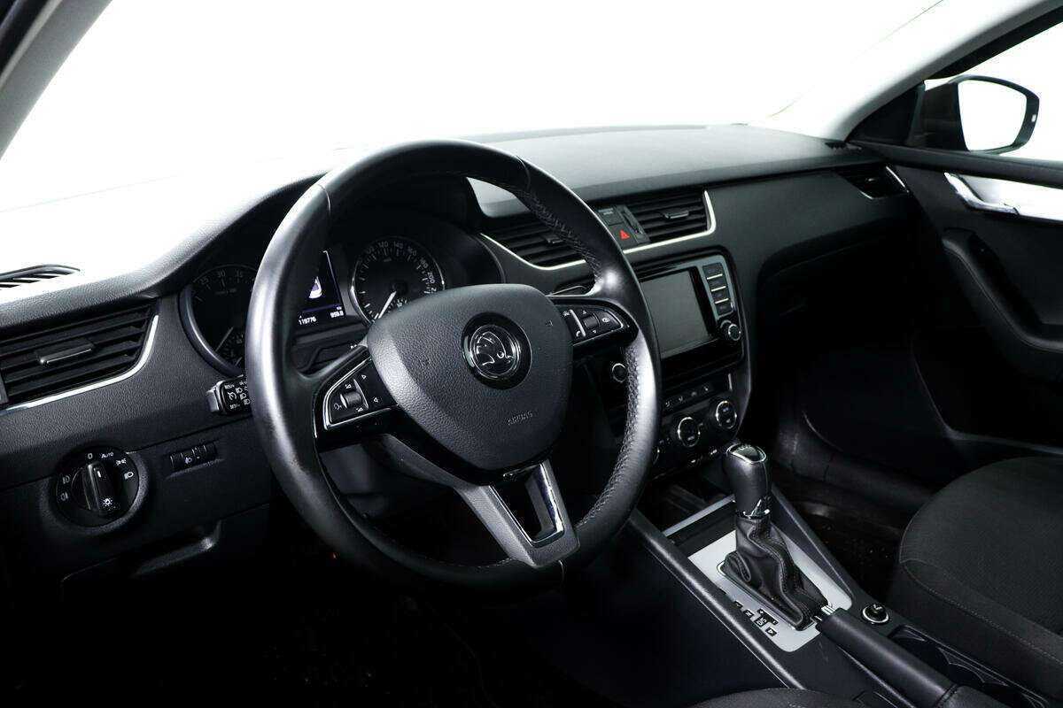 Купить Skoda Octavia с пробегом. Фото: #12