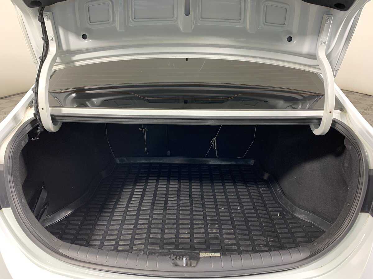 Купить Hyundai Solaris с пробегом. Фото: #16