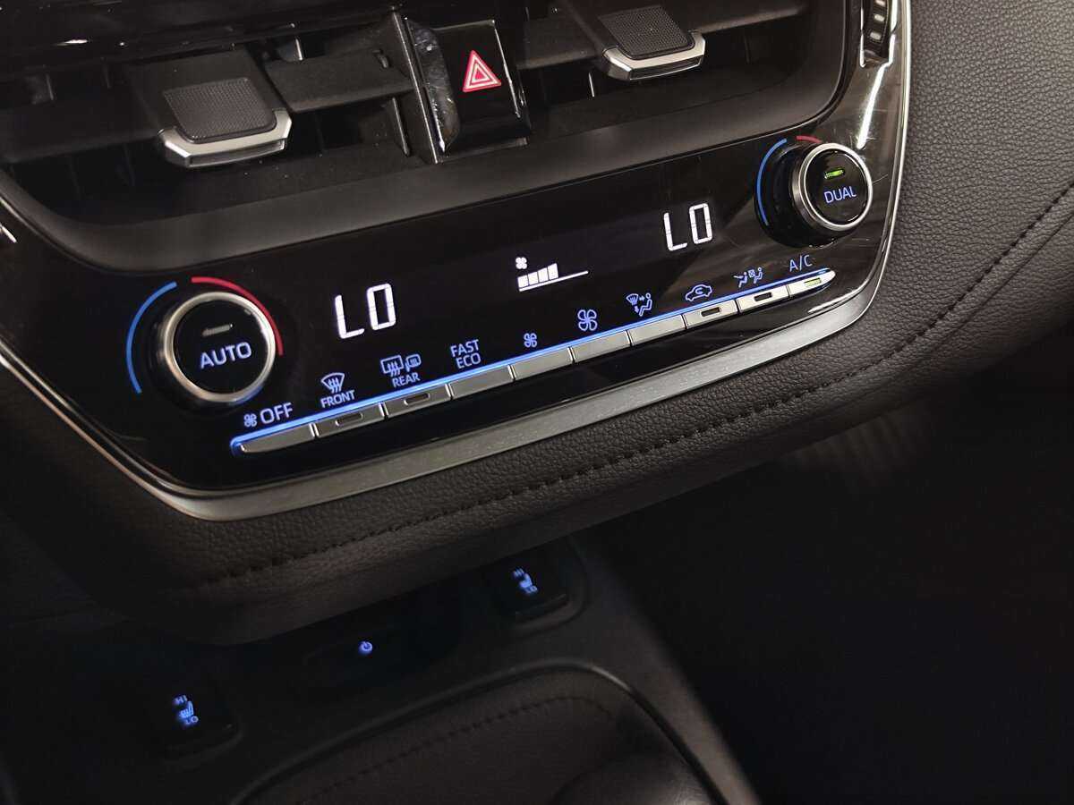 Купить Toyota Corolla с пробегом. Фото: #14