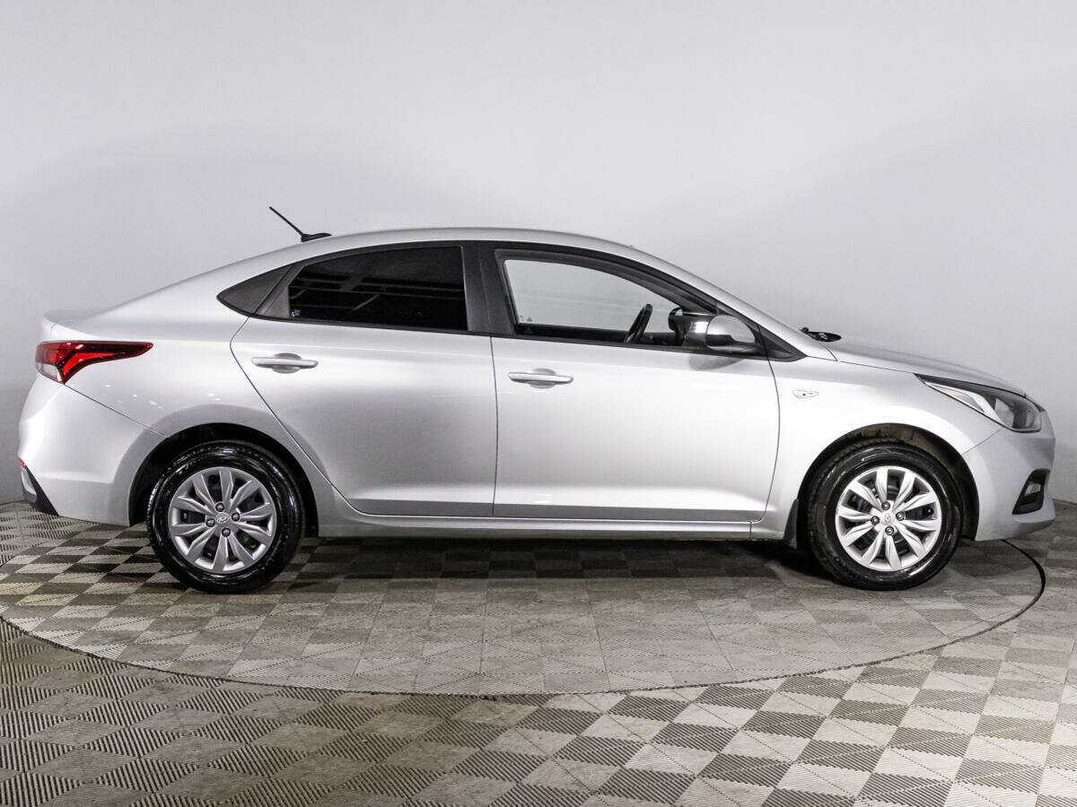 Купить Hyundai Solaris с пробегом. Фото: #3