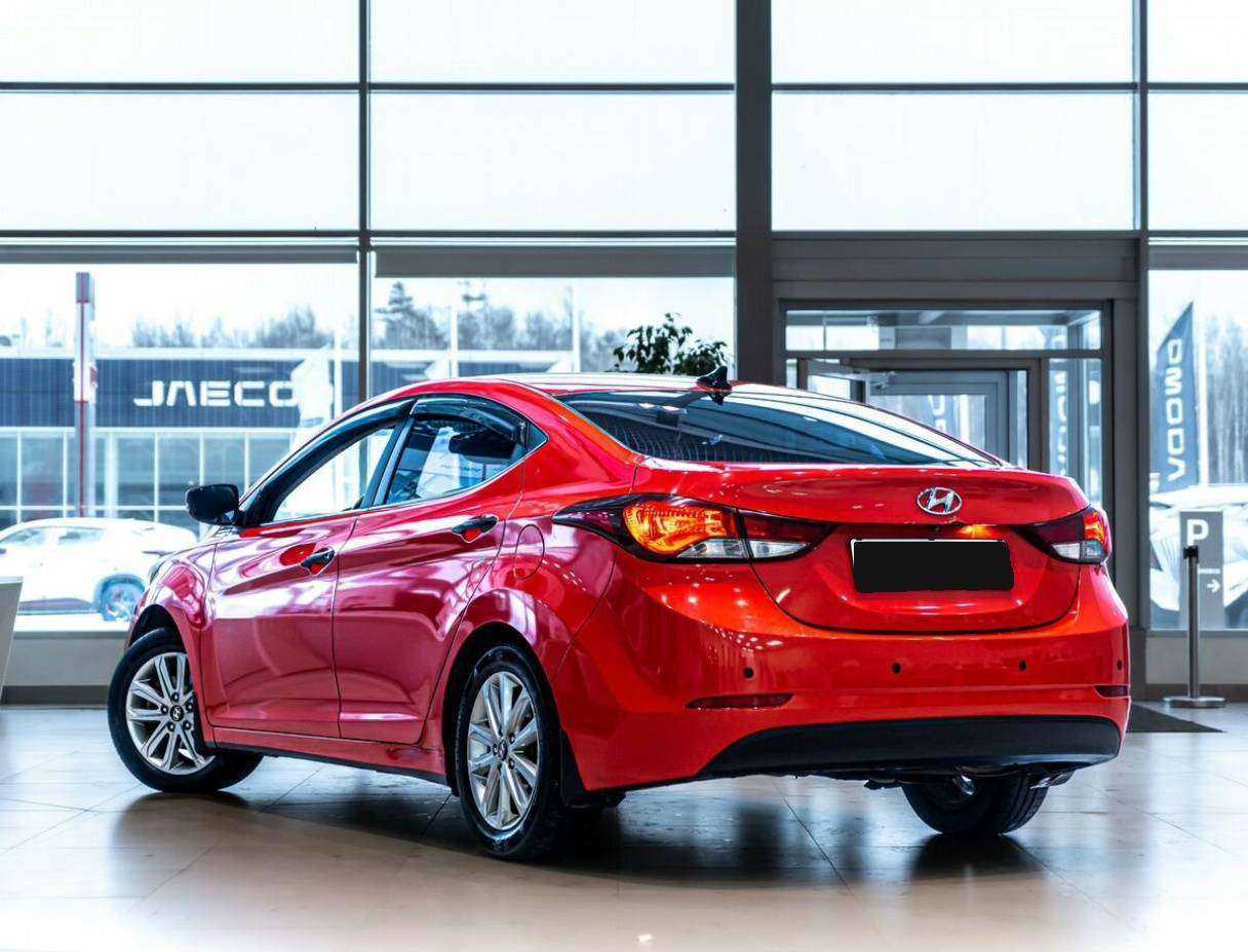 Купить Hyundai Elantra с пробегом. Фото: #3
