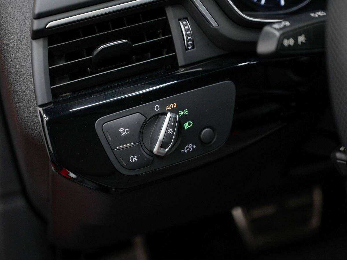 Купить Audi A4 с пробегом. Фото: #18