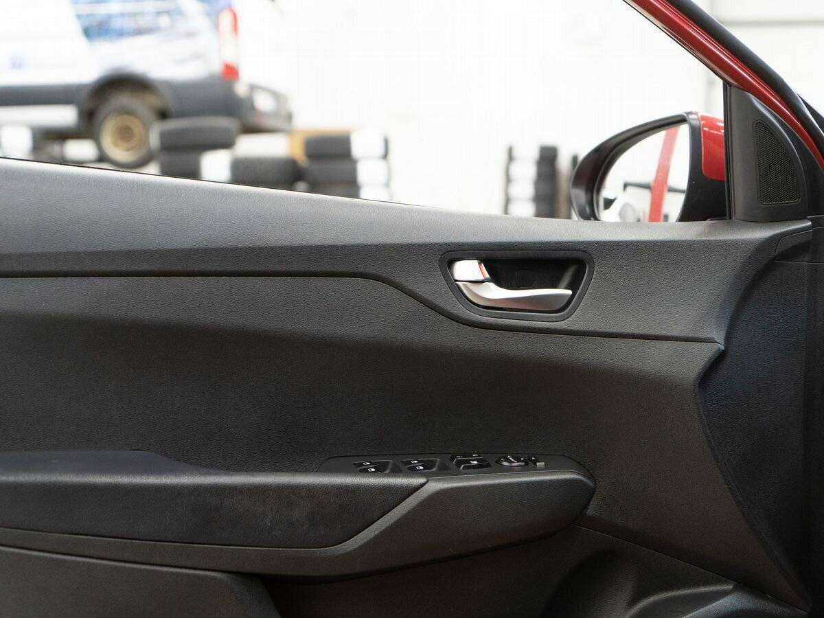 Купить Hyundai Solaris с пробегом. Фото: #14