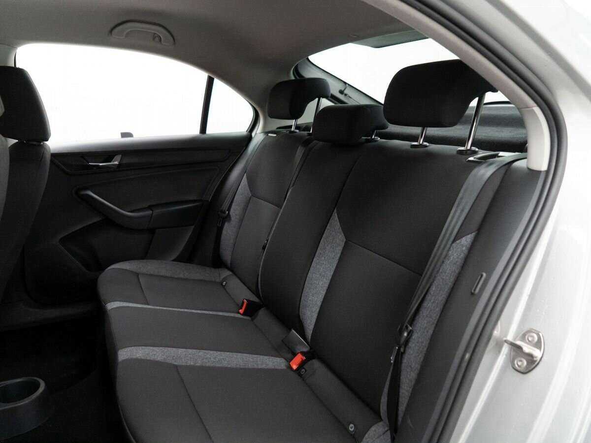 Купить Skoda Rapid с пробегом. Фото: #6