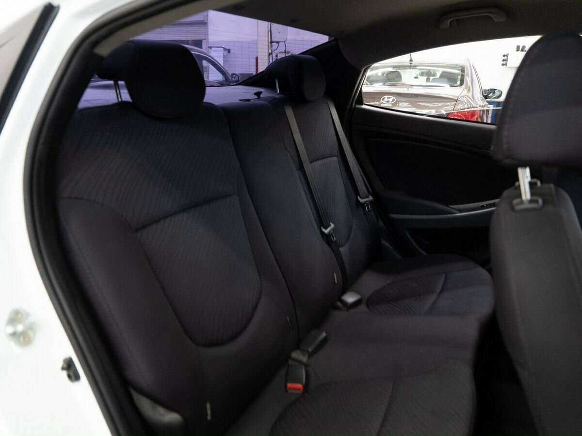 Купить Hyundai Solaris с пробегом. Фото: #7