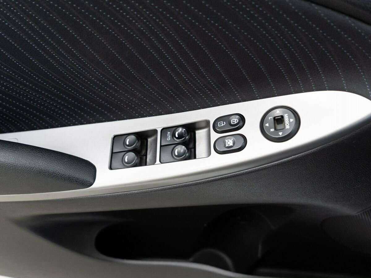 Купить Hyundai Solaris с пробегом. Фото: #13