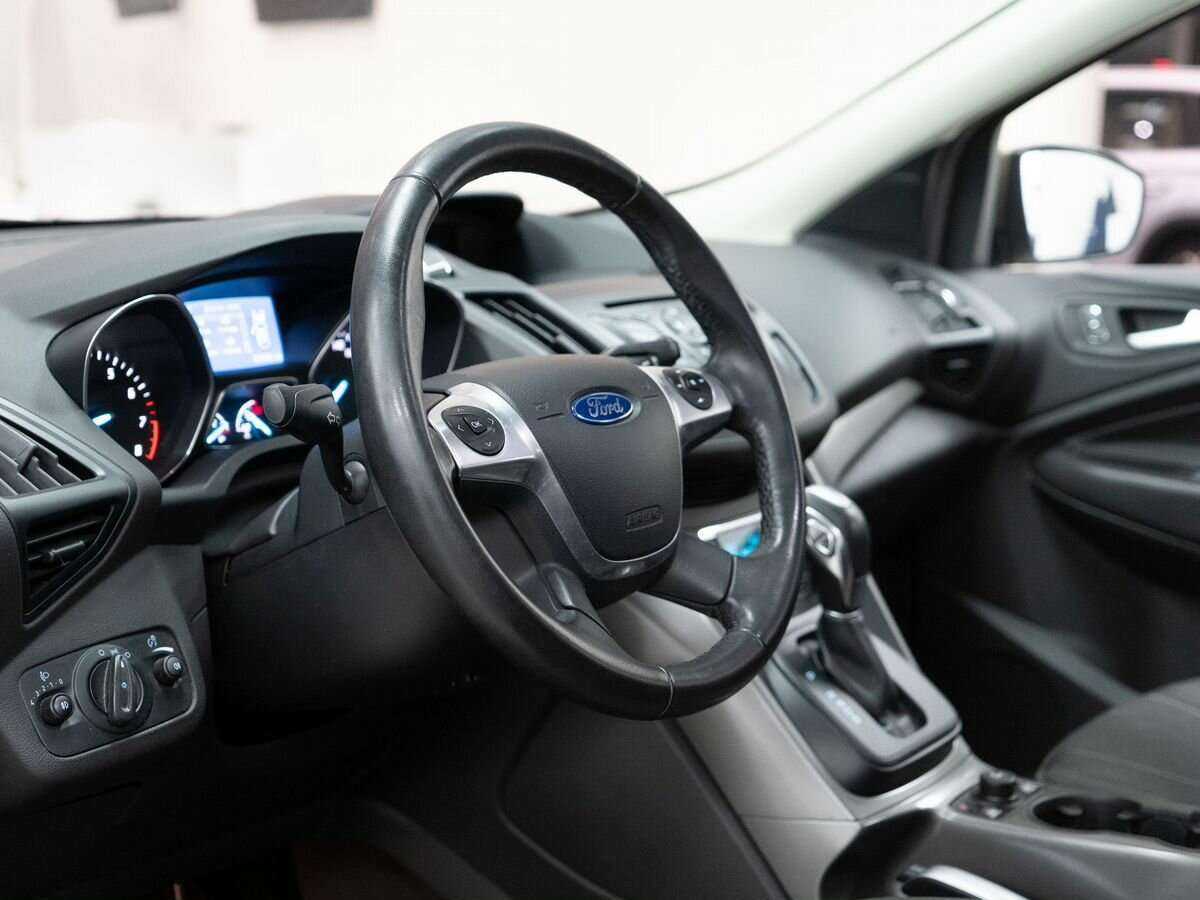 Купить Ford Kuga с пробегом. Фото: #4