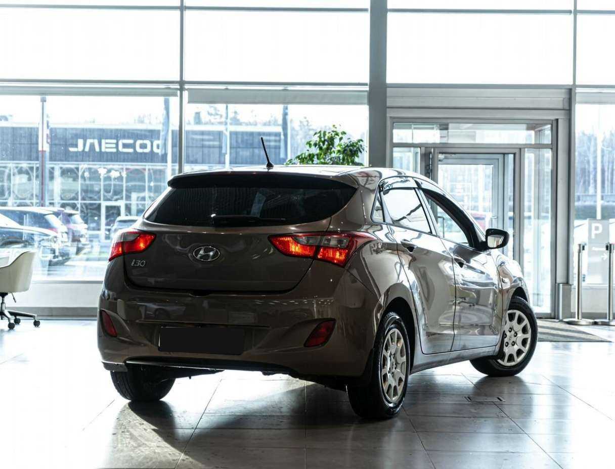 Купить Hyundai i30 с пробегом. Фото: #2