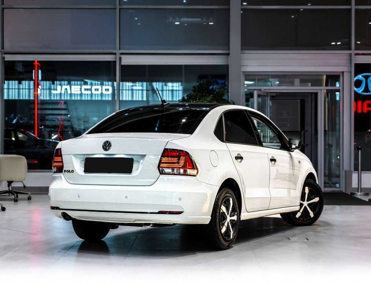 Купить Volkswagen Polo с пробегом. Фото: #2